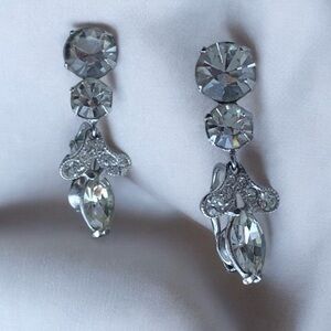 Vintage Eisenberg Ice Crystal Drop Earrings Woman’s Clip On Jewelry Icy Estate